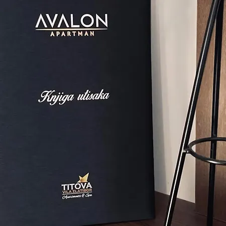 Avalon Titova 즐라티보
