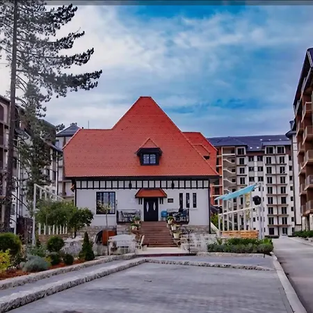 Avalon Titova زلاتيبور